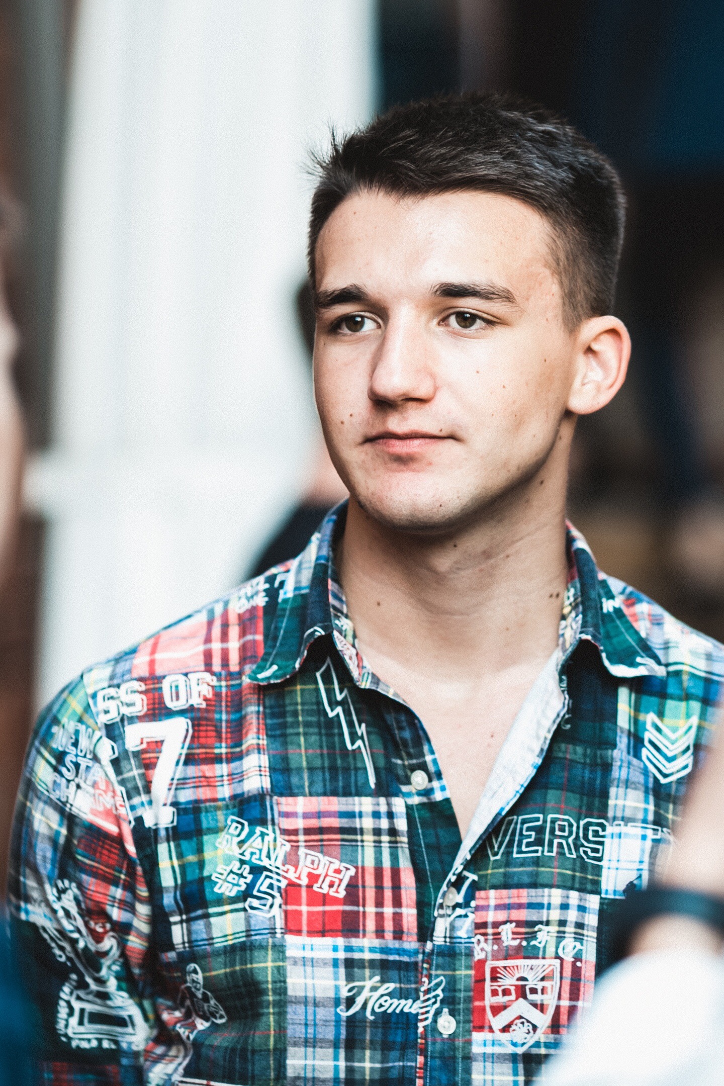 Богдан Новотарский выступает с докладом о Node.js на IT-митапе